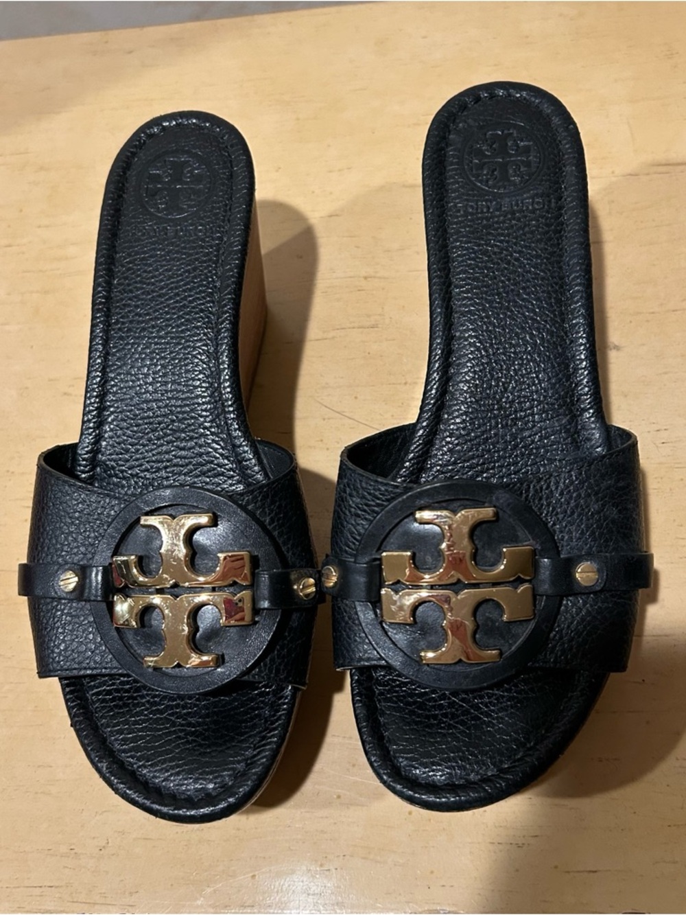Tory Burch Patti women’s leather wedge sandal size 9
